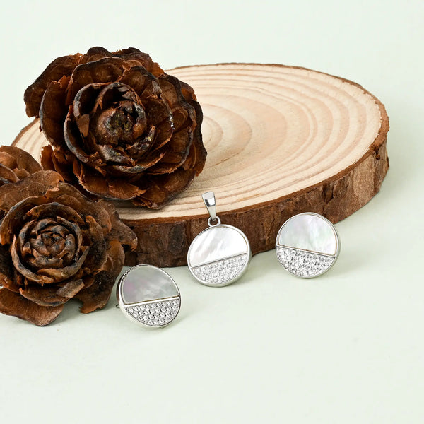 Ivory Elegance Circle Pendant Set