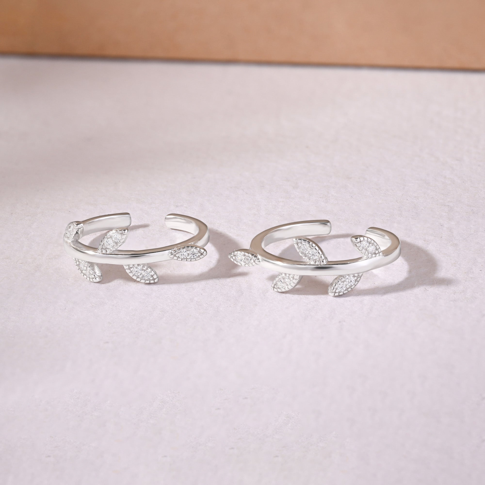 silver toe ring