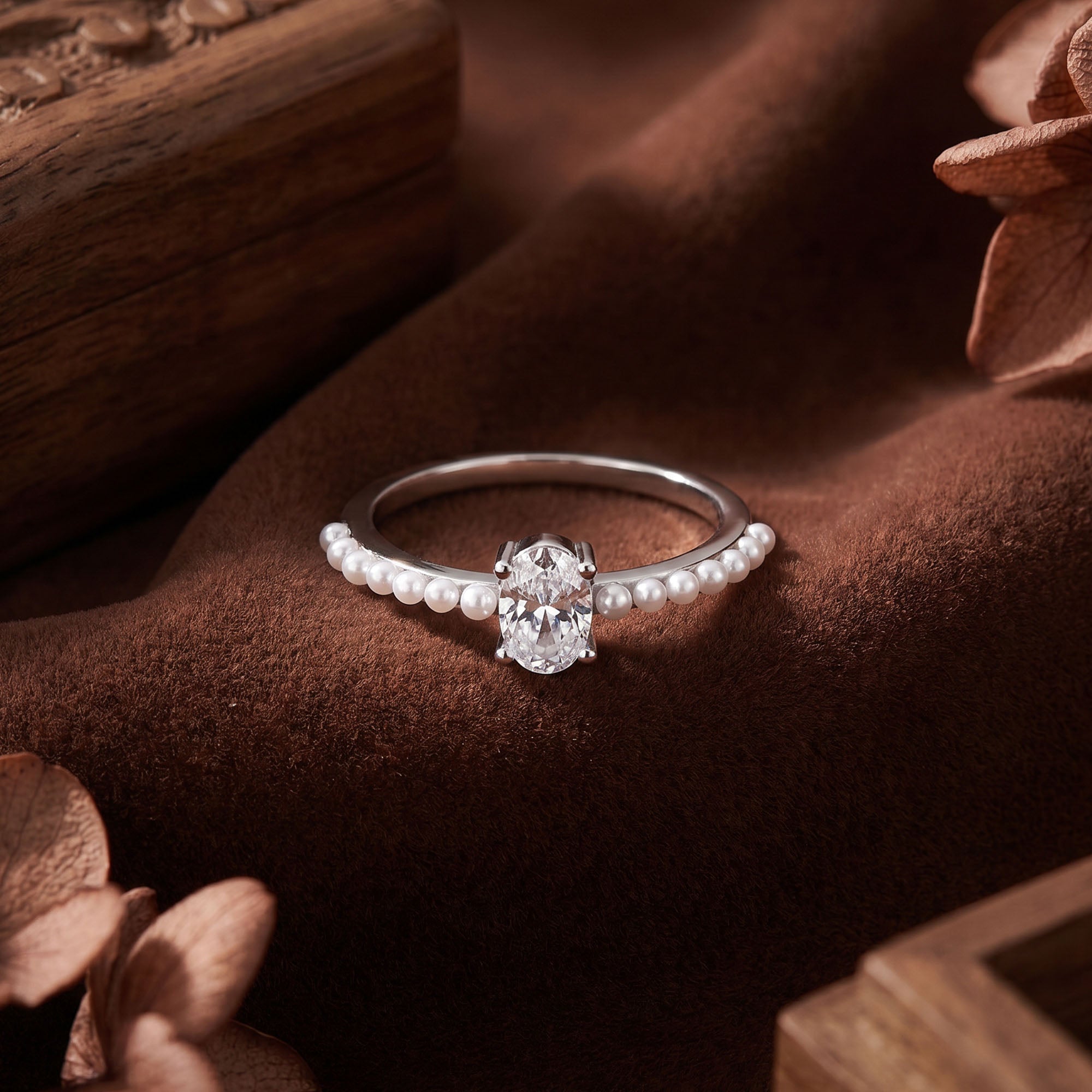 Oval Solitaire Pearl Ring
