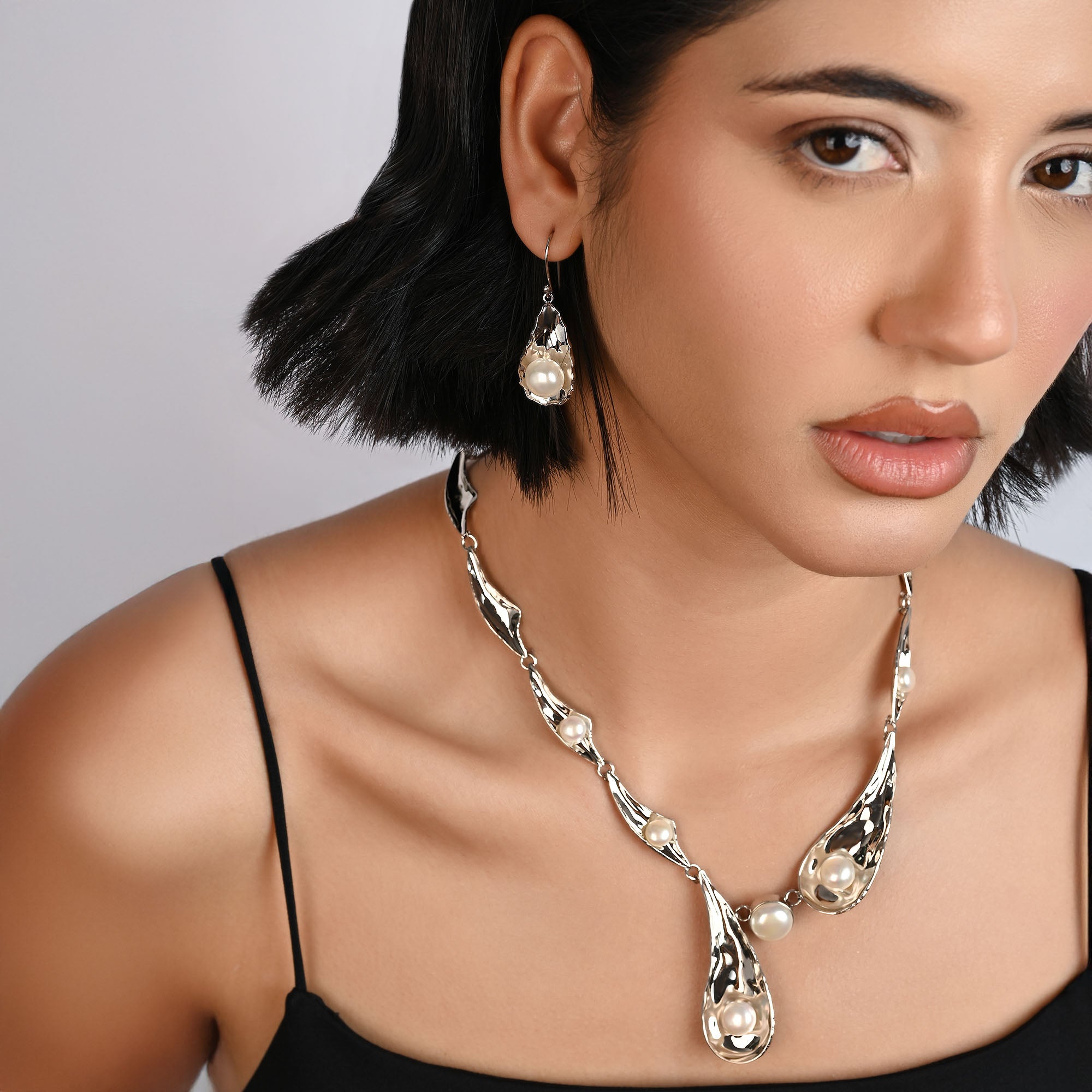 Petal Pearl Necklace Set