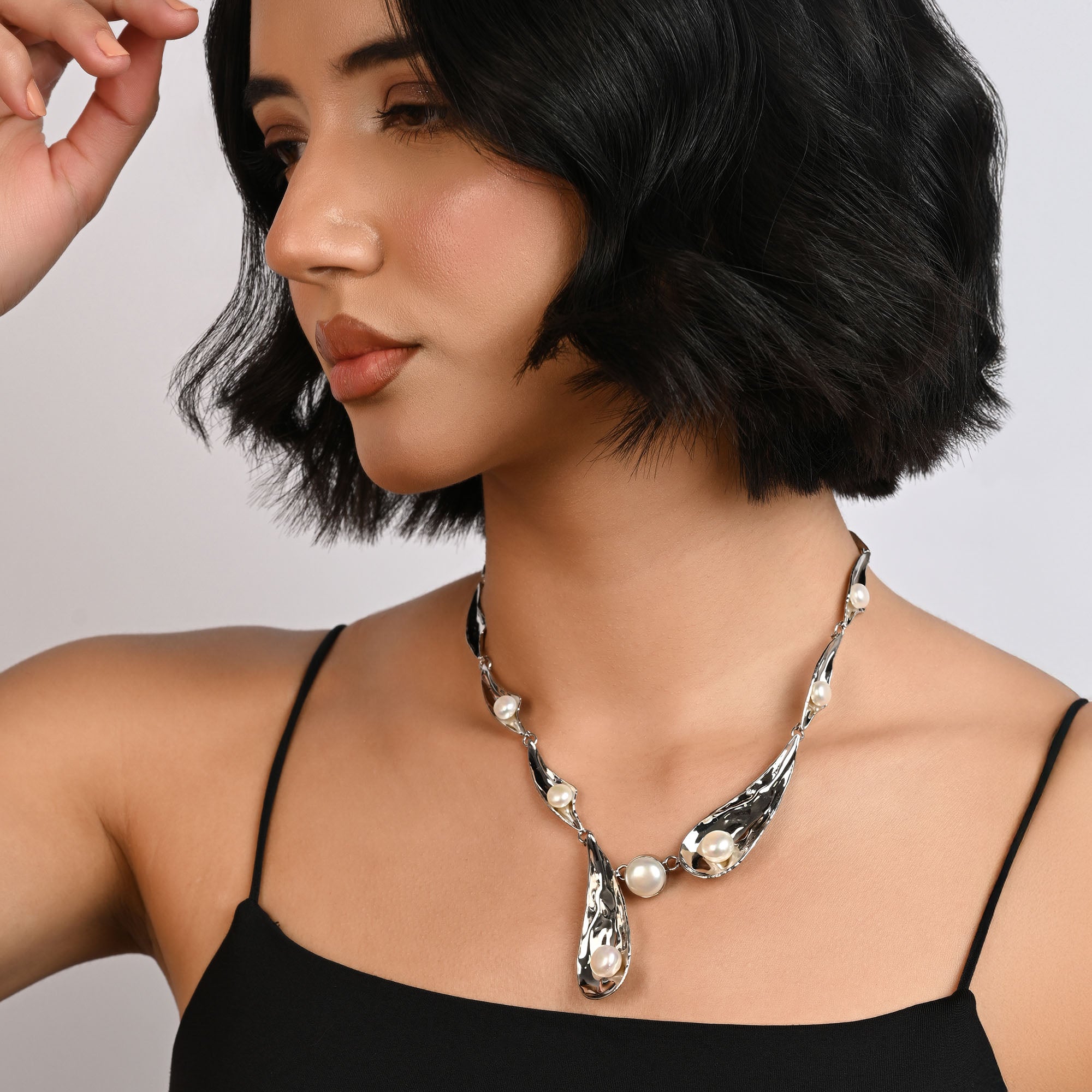 Petal Pearl Necklace