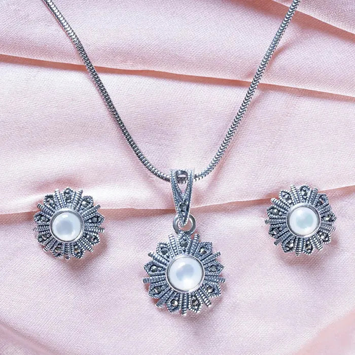 Oxidised Silver Bloom Pendant Set - Touch925