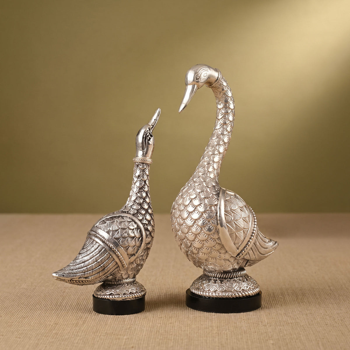 999 Silver Swan Pair Gift Box