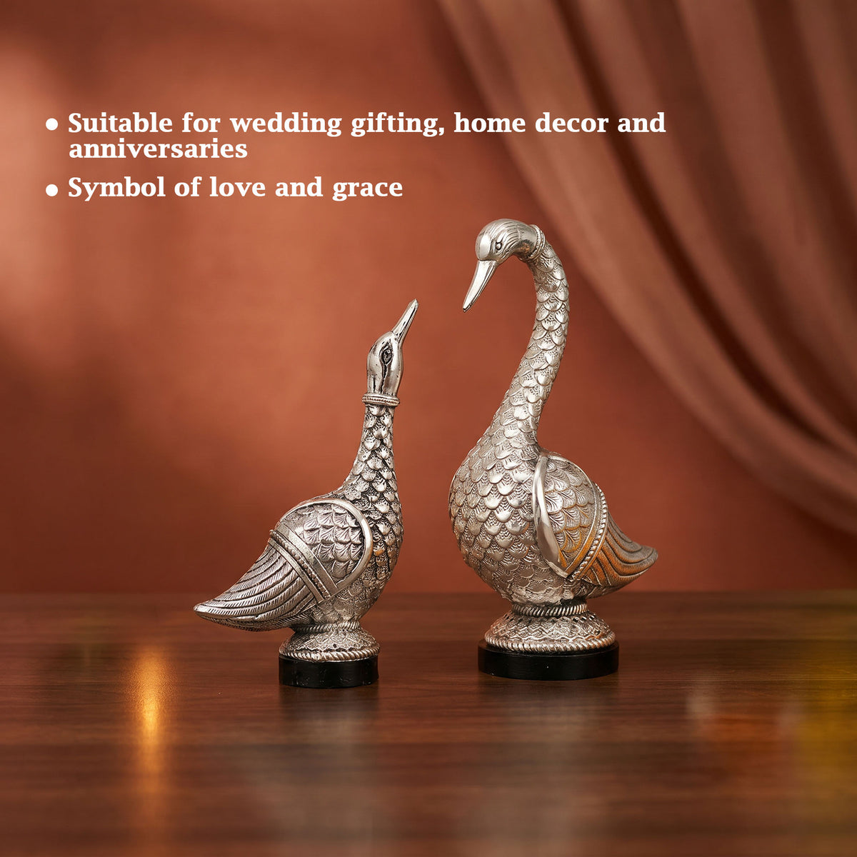 999 Silver Swan Pair Gift Box