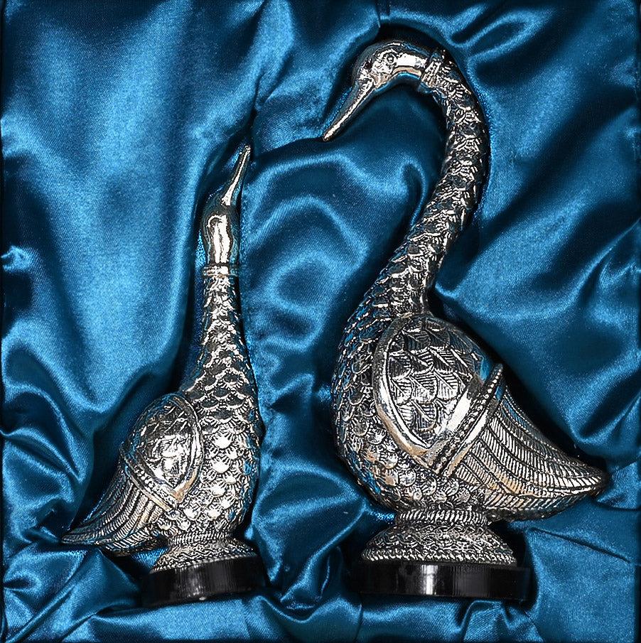 999 Silver Swan Pair Gift Box