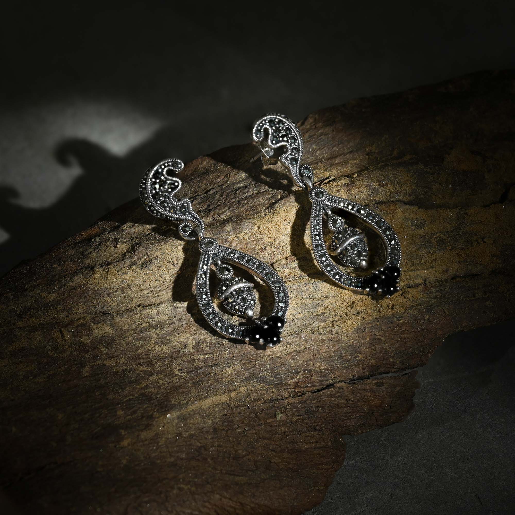 Teardrop Leaf Dangler Earrings