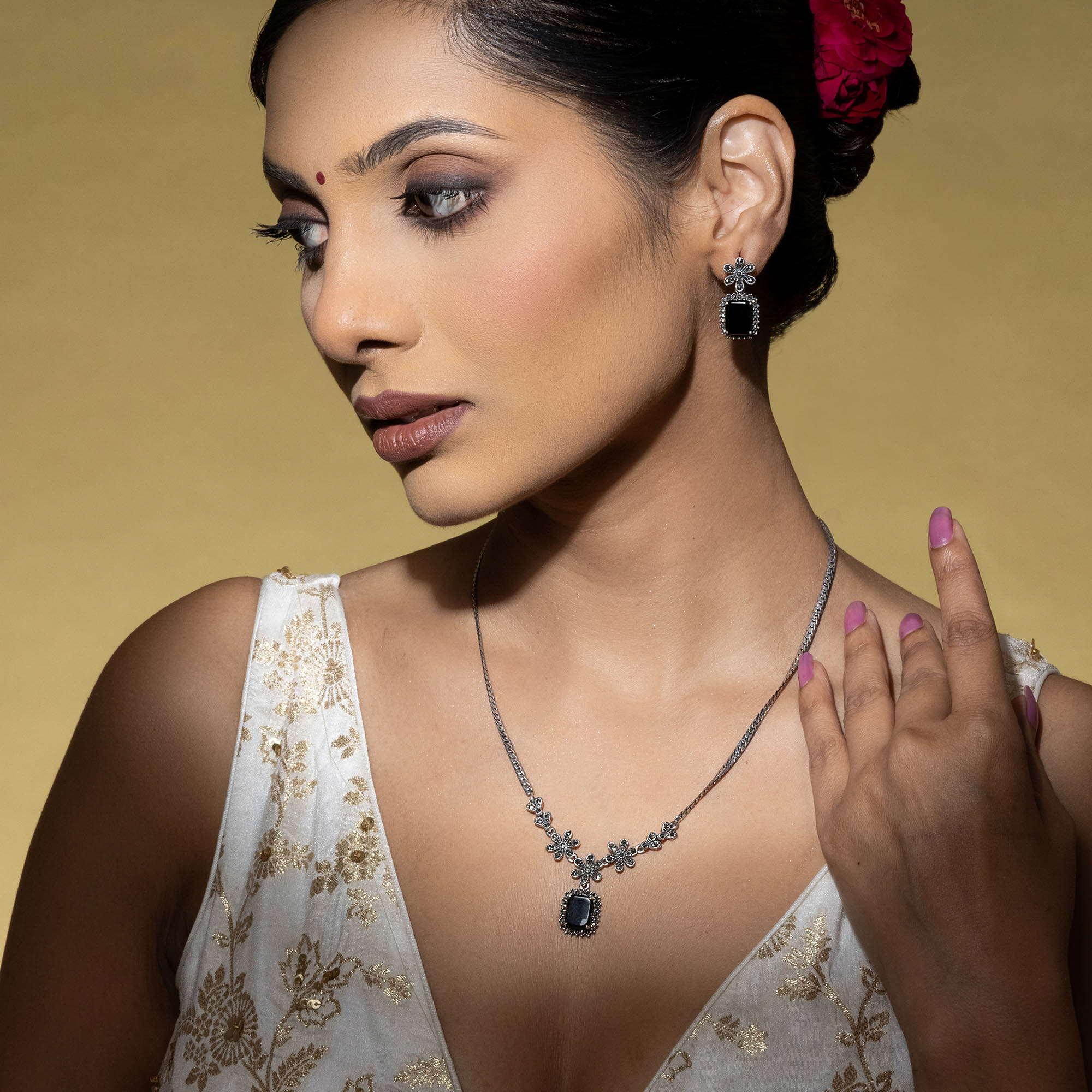 Midnight Bloom Necklace Set