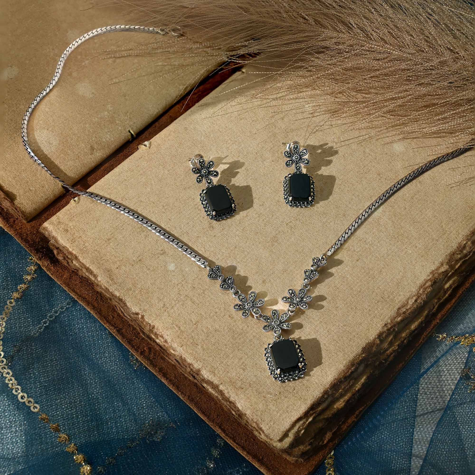 Midnight Bloom Necklace Set