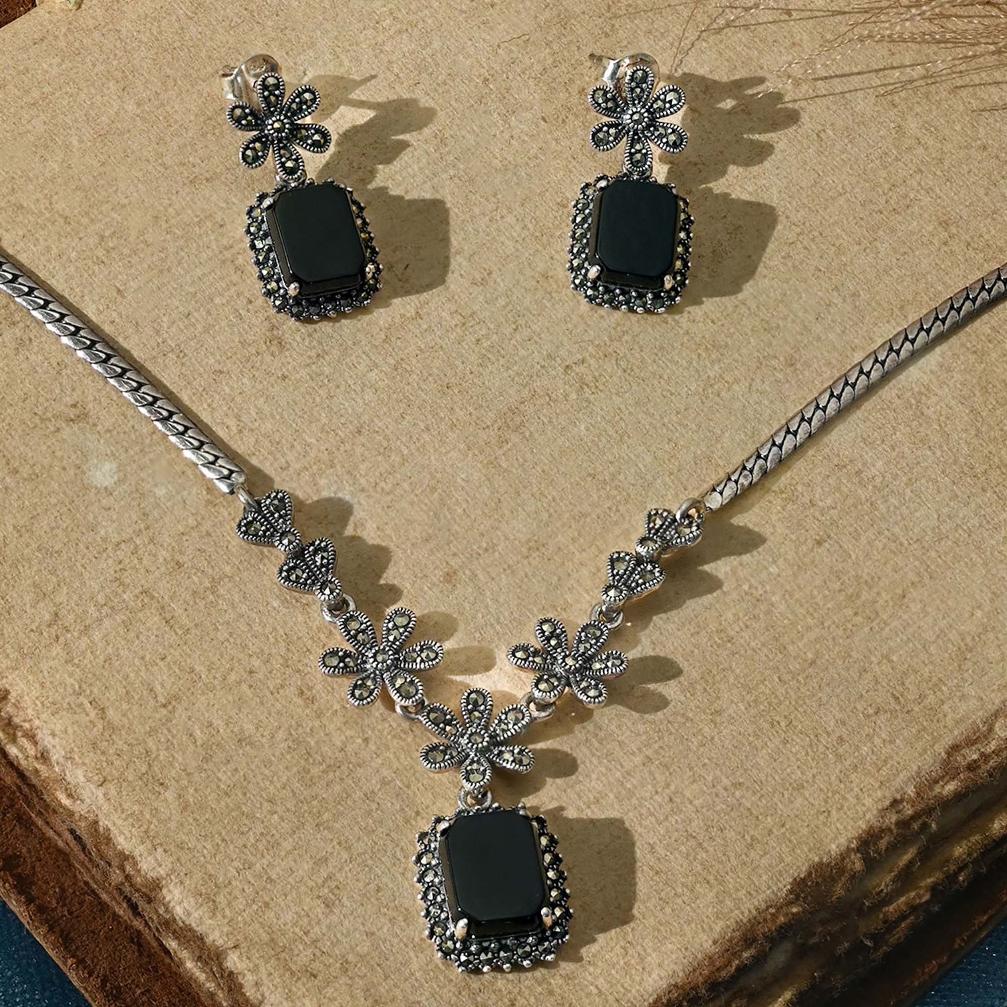 Midnight Bloom Necklace Set
