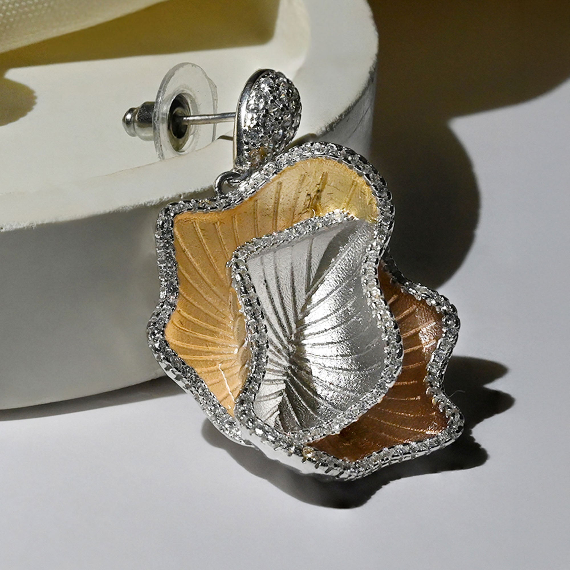 Textured Leaf Motif Pendant Set