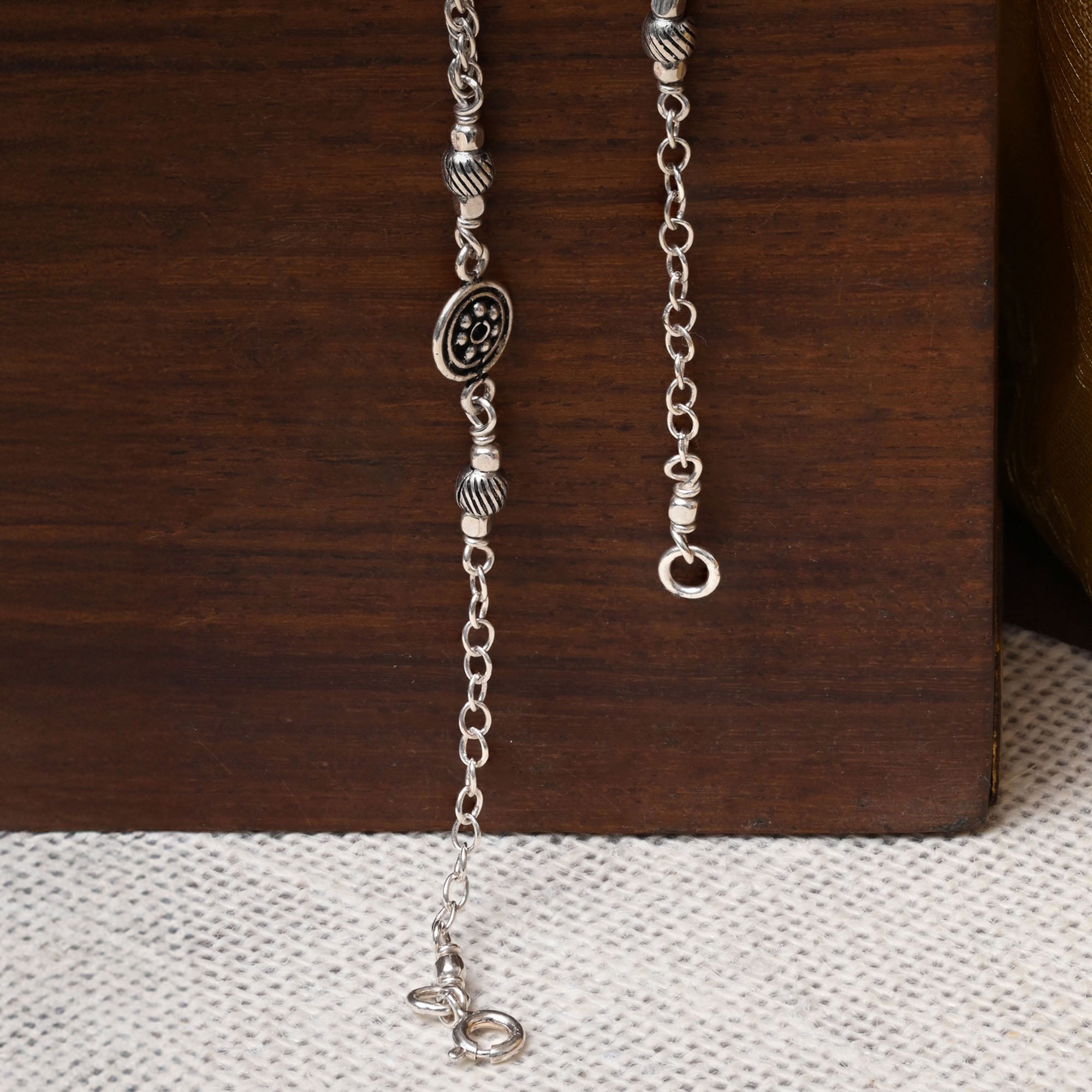 Floral Accents Chain Anklet
